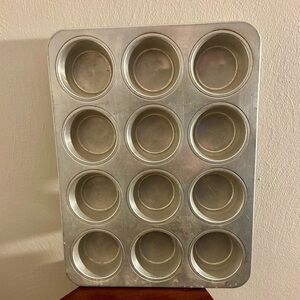 Vintage Aluco Wear-Ever #2786 Aluminum 12-Cup Muffin/Cupcake Tin/Pan